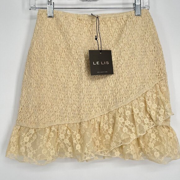 Le Lis Women's Cream Smocked Lace Mini Skirt With Ruffle Hem - Picture 3 of 9